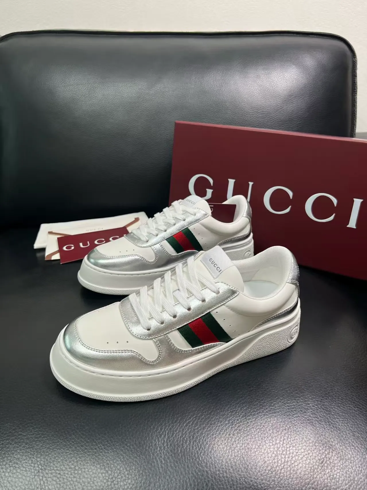 Men's Men's Shoes💰440【New Style】🎍🎍New Gucci Men's Shoes GUCCI [Lightning] The latest shoes are shipped. Original quality, fashionable, special materials, inner mesh, brand new packaging. The foot feels super comfortable and the workmanship is impeccable. Size: 38-45